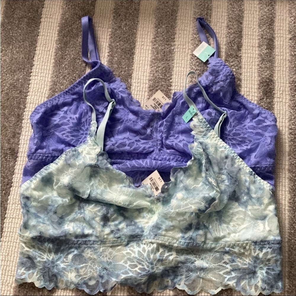 Victorias Secret set of 2 Lace Bralettes Large NWT